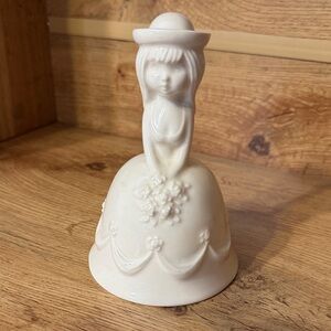 VTG Elegant Ceramic Lady With Bouquet Bell in White Porcelain (Germany)